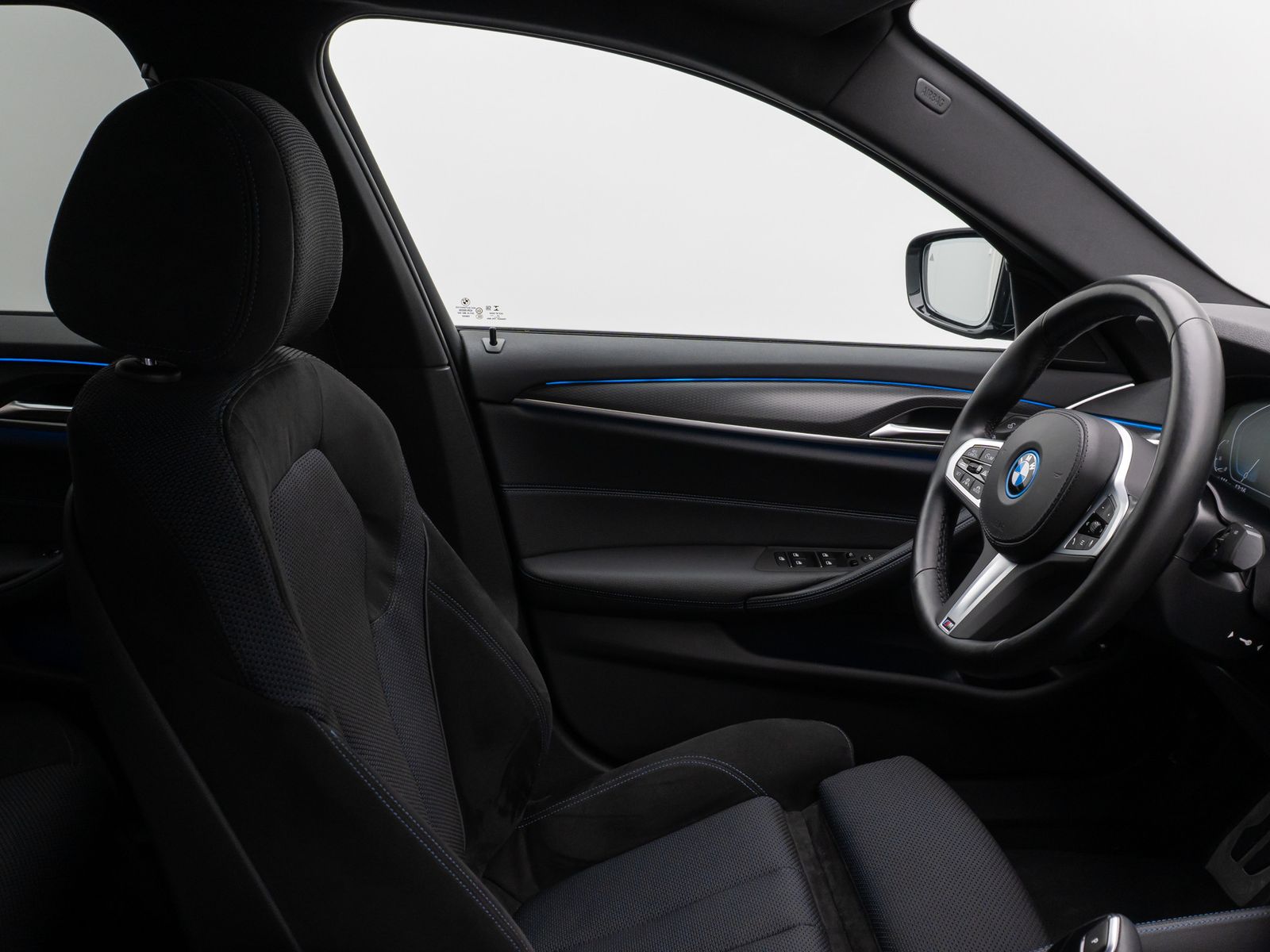 Fahrzeugabbildung BMW 520e M Sport Kamera Laser HUD DAB HiFi Komfort
