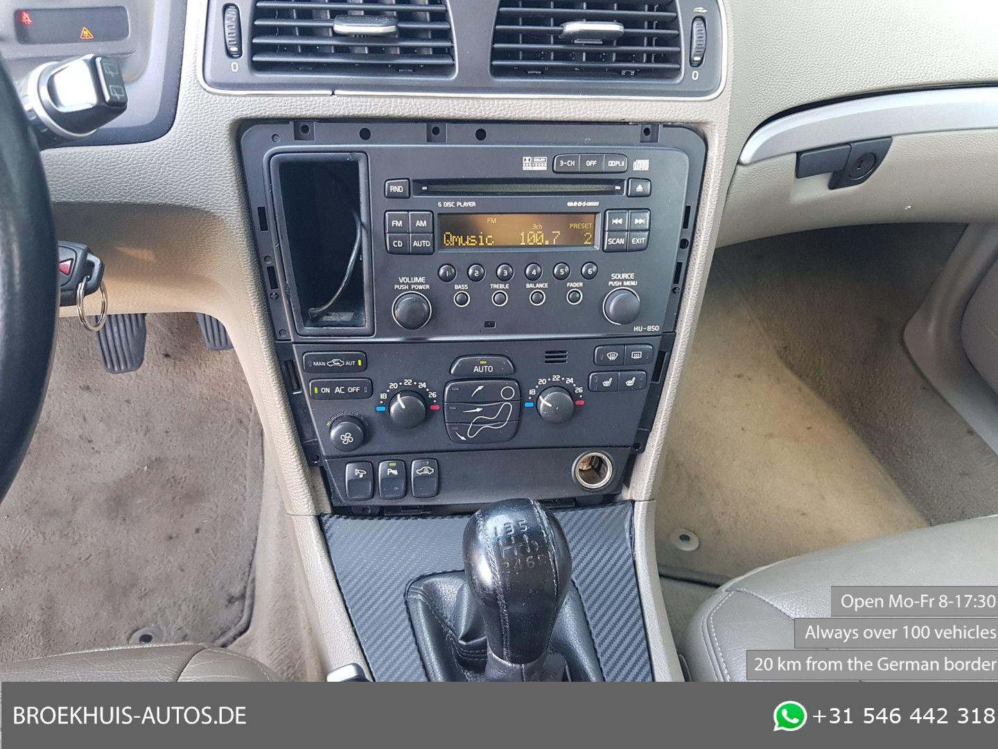 Volvo V70 2006 — photo 16