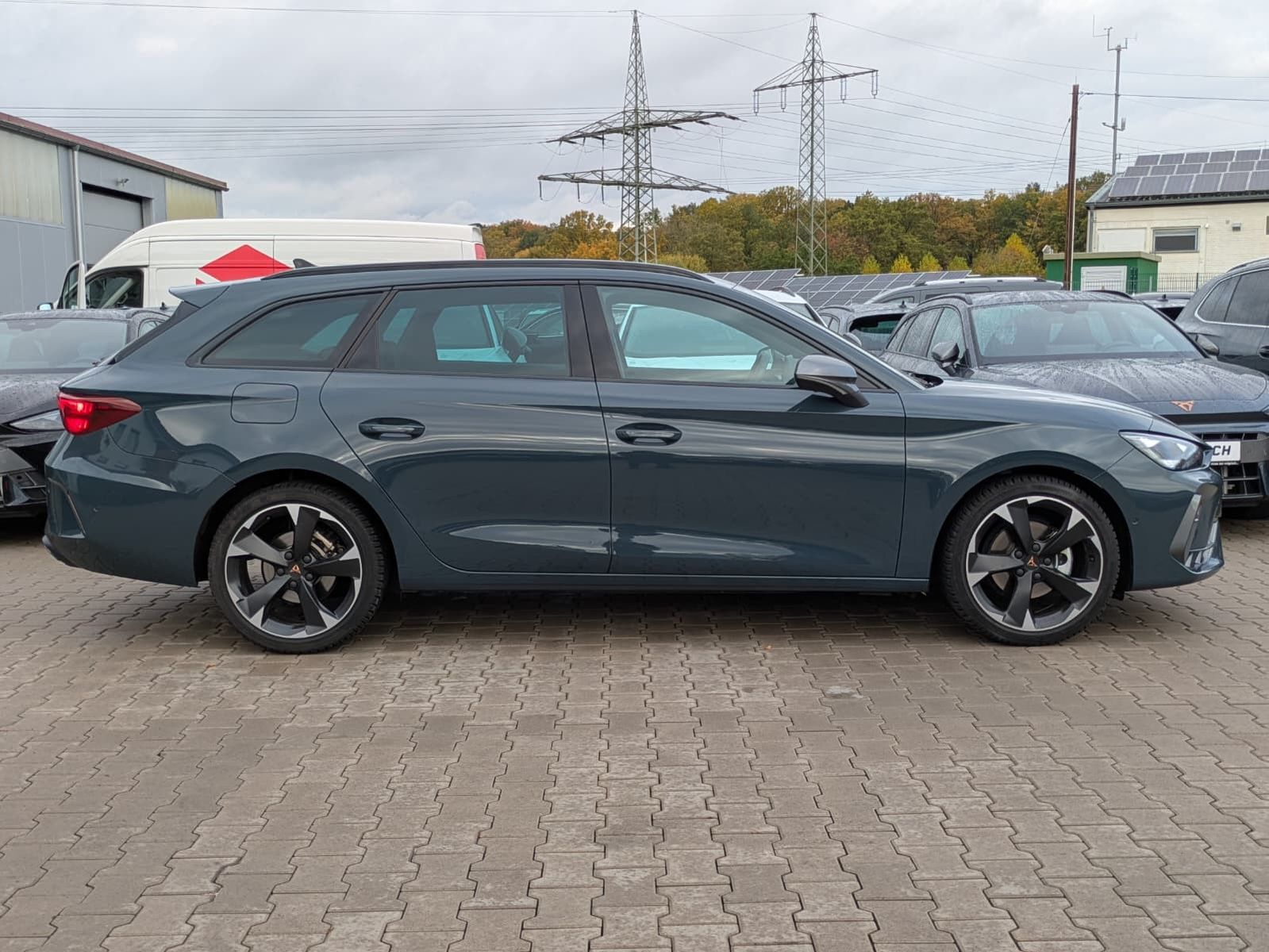 Fahrzeugabbildung CUPRA Leon 1.5 eTSI EDGE MATRIX*ACC*KAM*18"5JGARANTIE