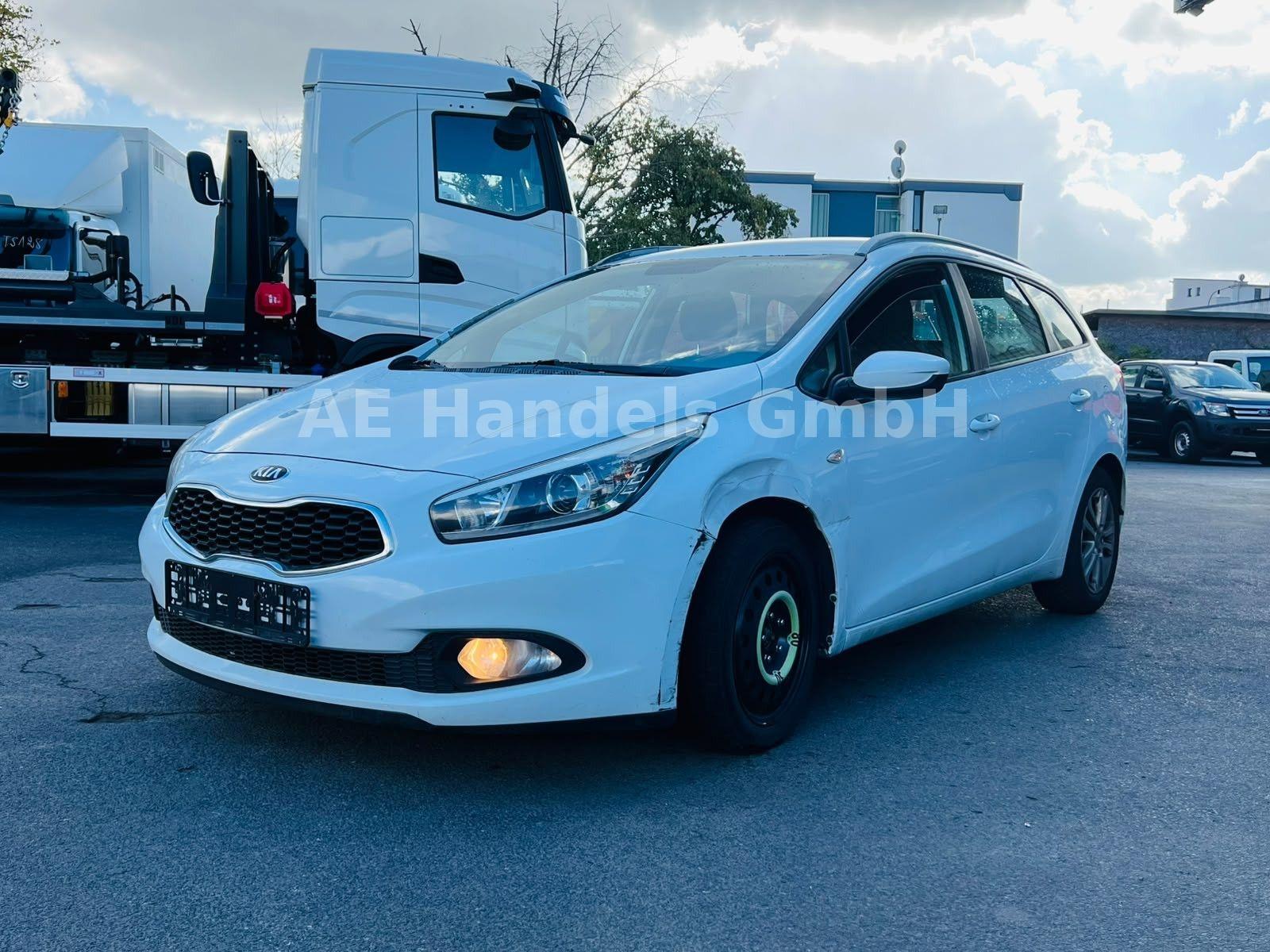 Kia cee'd 2014 — photo 11