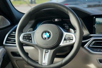 Fahrzeugabbildung BMW X6 xDrive 40 d M Sport Pano Sky*B&W*NETTO EXPORT