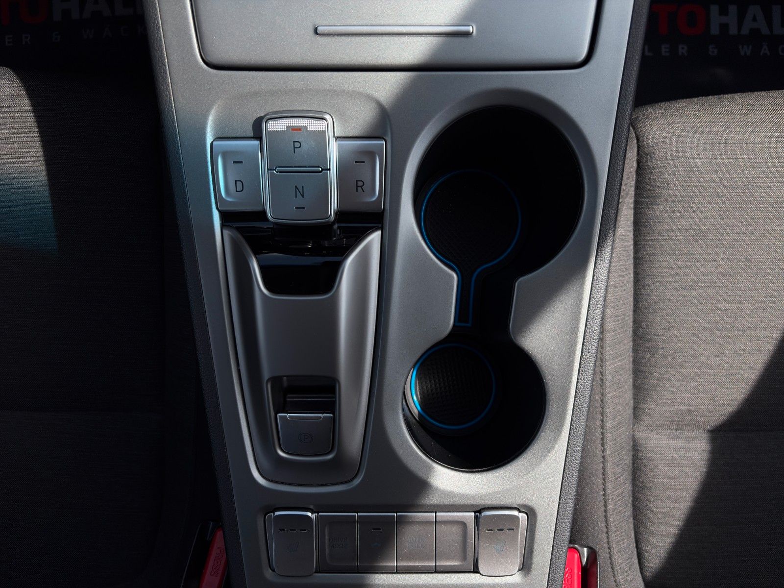 Fahrzeugabbildung Hyundai KONA E Select ACC PDC CAM SHZ LHZ LKA CarPlay