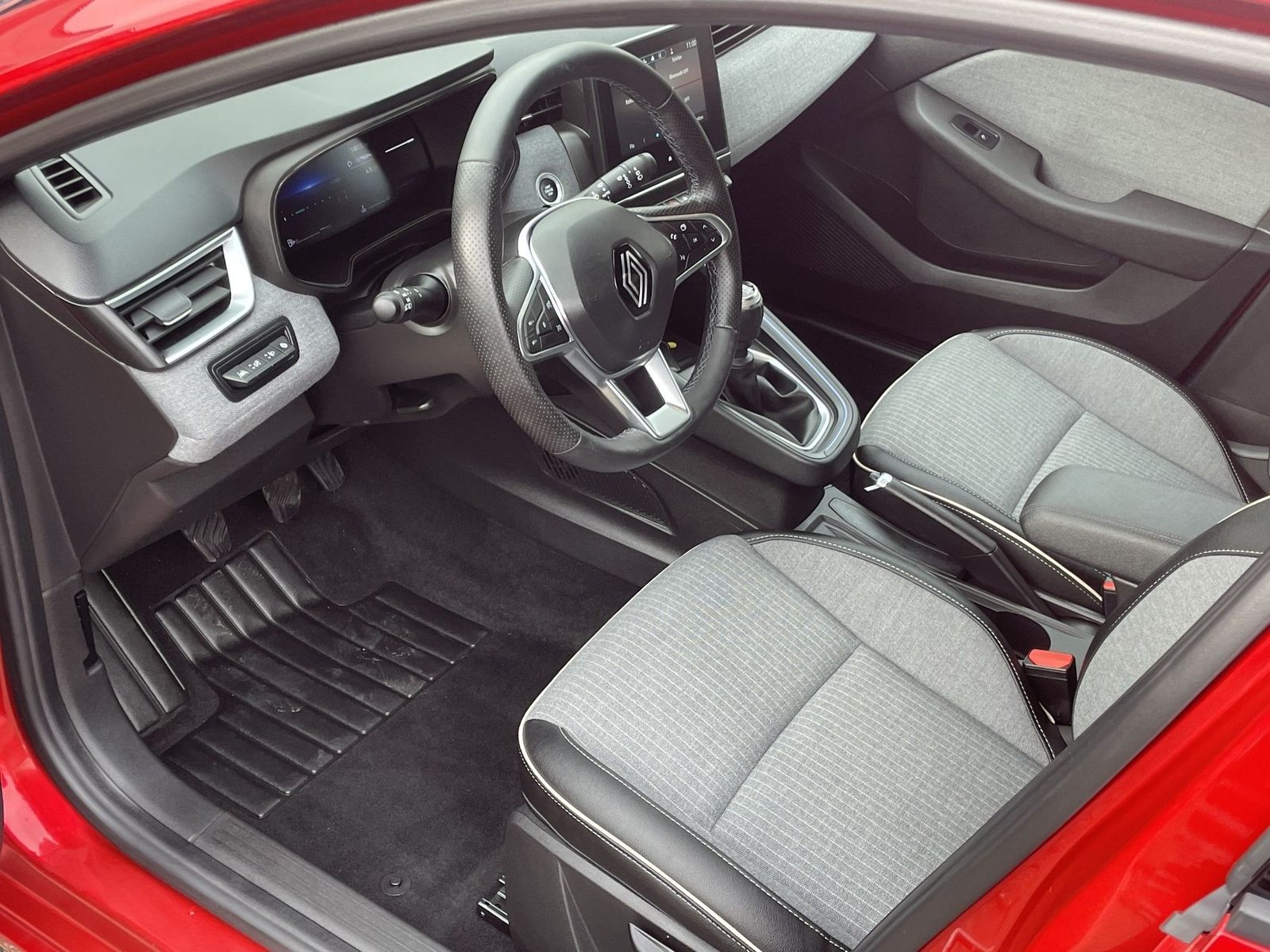 Fahrzeugabbildung Renault Clio Techno TCe 90