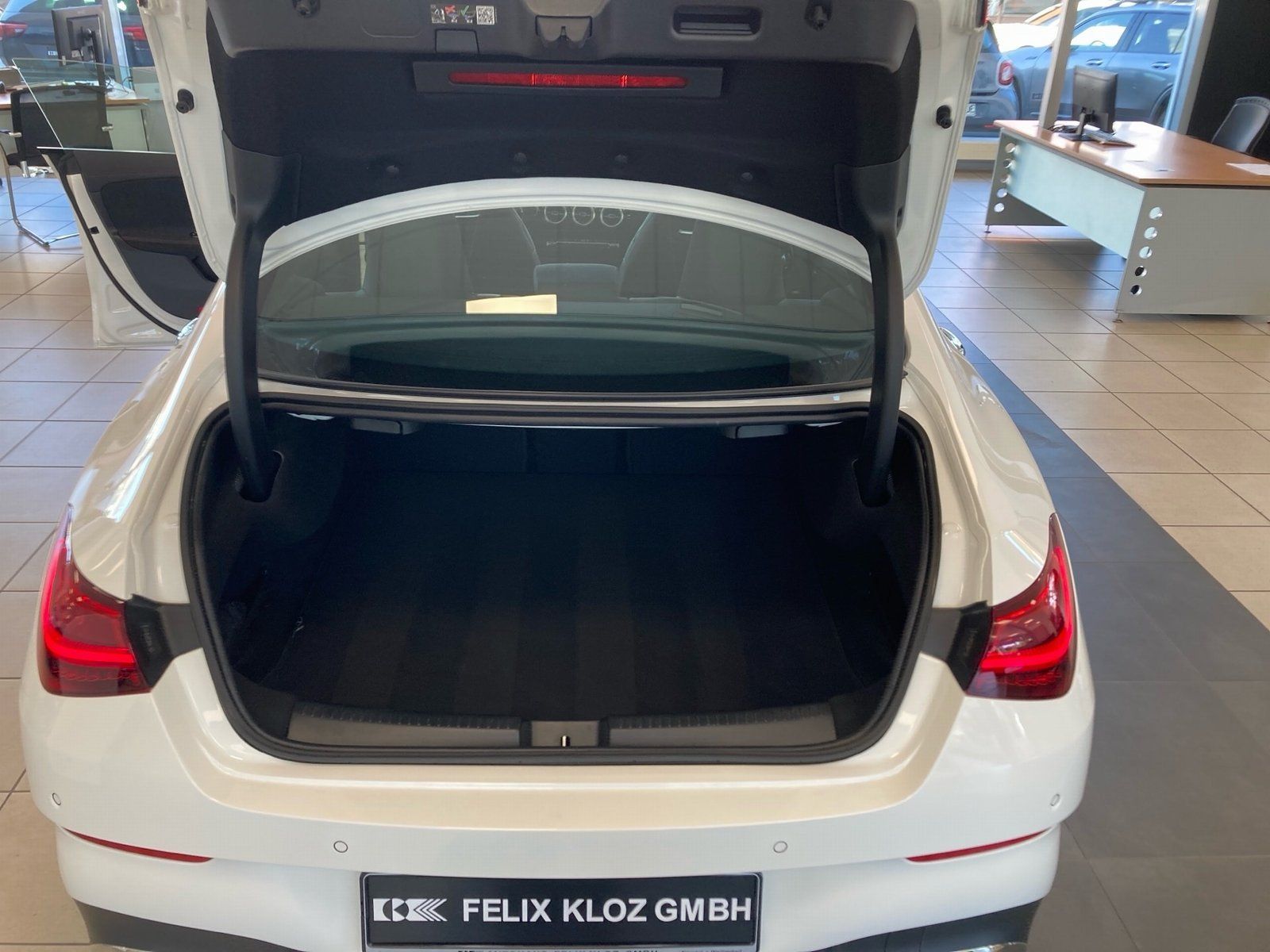 Fahrzeugabbildung Mercedes-Benz CLA 200 AMG Adv.*Pano*STDHZG*LED*Kamera*Carpaly*