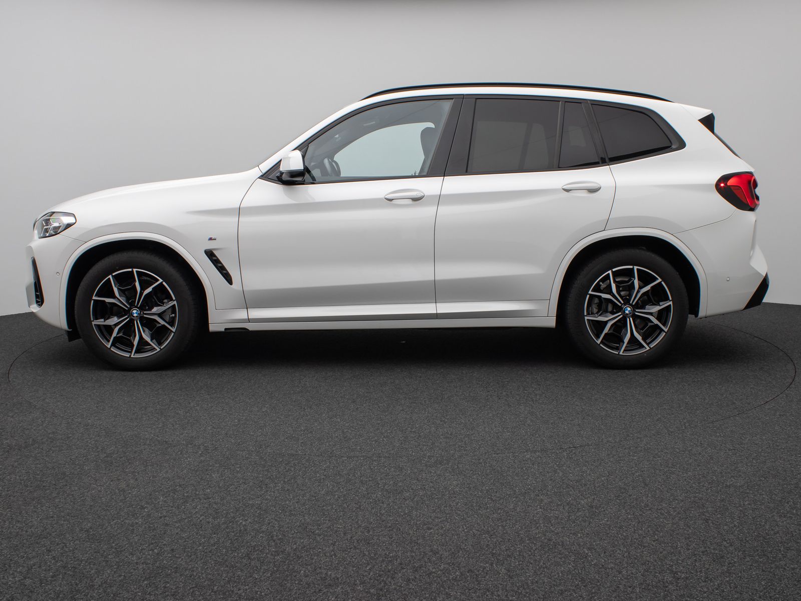 Fahrzeugabbildung BMW X3 xD20d M Sport Kamera DAB HiFi AHK Komfort 19"