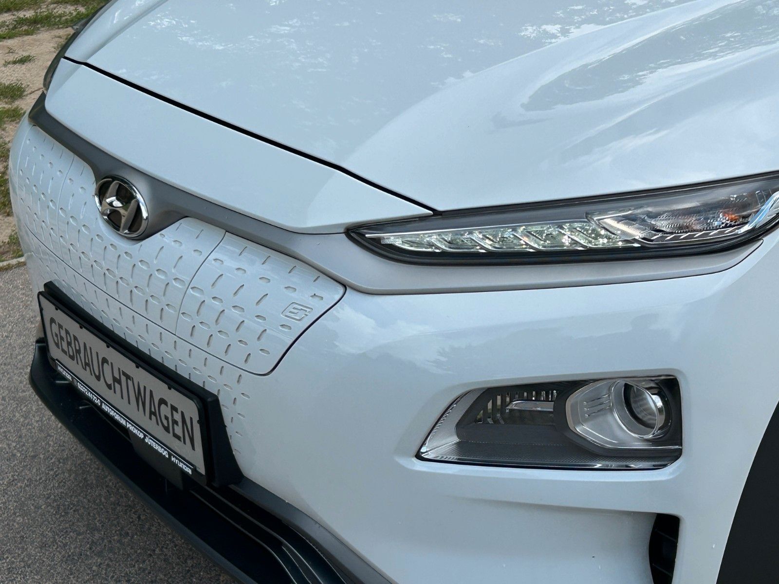 Fahrzeugabbildung Hyundai KONA EV Style 150 kW *RW449KM*SHZ*LED*RFKamera*
