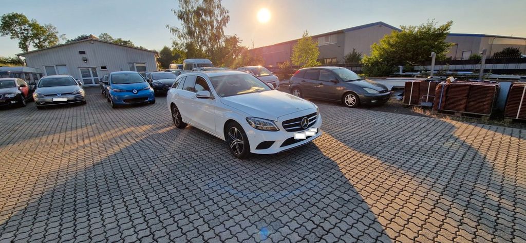Image of Mercedes-Benz C 200