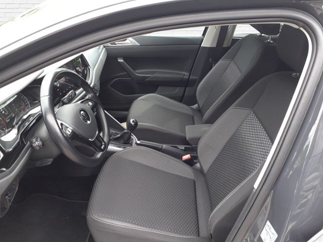 Fahrzeugabbildung Volkswagen Polo 1.0 TSI Active KLIMA LEDER ALU