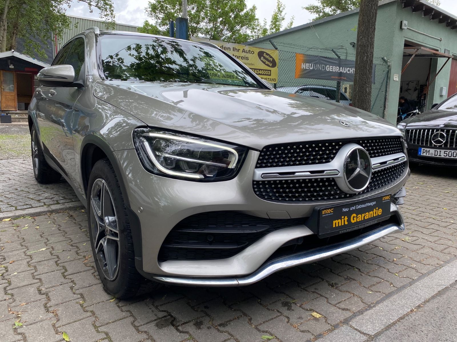 MERCEDES-BENZ GLC 200d AMG LINE VOLLAUSTATTUNG