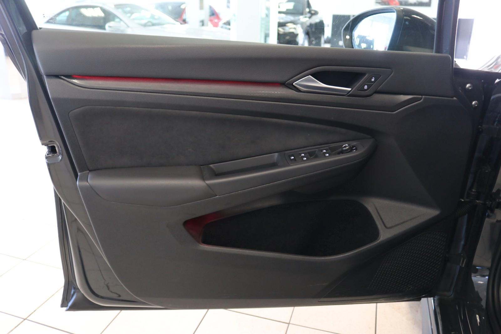 Volkswagen Golf VIII GTI Clubsport ACC Navi Akrapovic LED, миниатюра 11