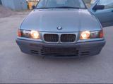 BMW e36 318i automatik - BMW 318: Limousine, E36