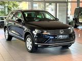 Volkswagen Touareg V6 TDI Terrain Tech 4Mot/NAVI/LED/LEDER - Volkswagen Touareg mit Diesel-Antrieb: Blau