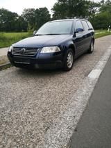 Volkswagen VW Passat 2,0 Variant Automatik, sehr gepf... - Volkswagen Passat aus 2005: Kombi