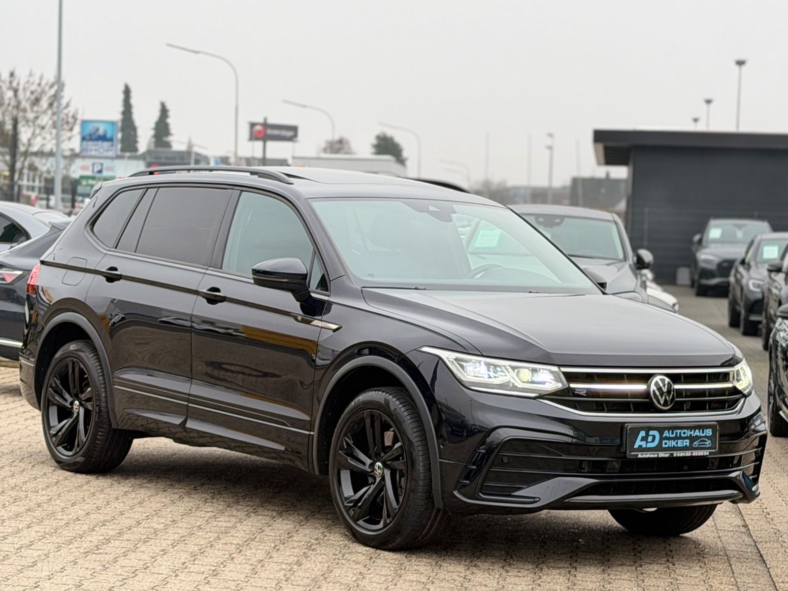 Volkswagen Tiguan Allspace 2.0 TDI R-Line 4Motion imagem 2