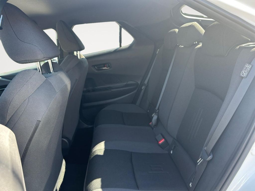 Fahrzeugabbildung Toyota C-HR 2.0 Hybrid Lounge Premiere