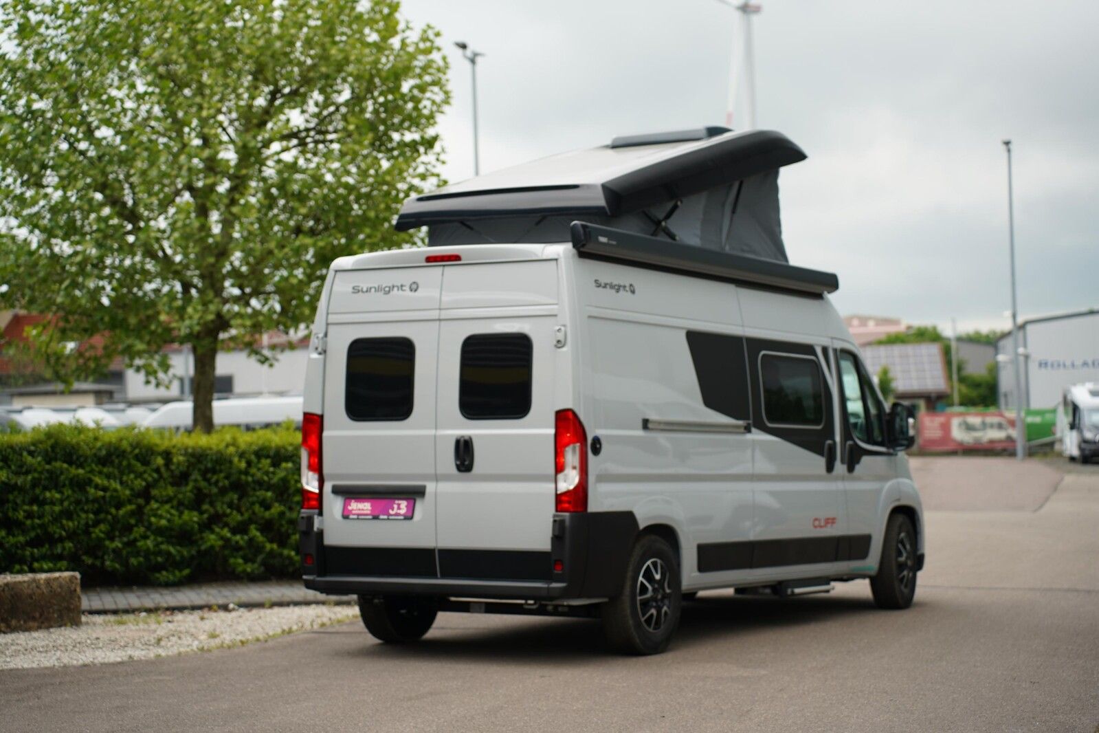 Fahrzeugabbildung Sunlight Cliff X 600 RT Schwenkbad*Dieselheizung*Faltverd