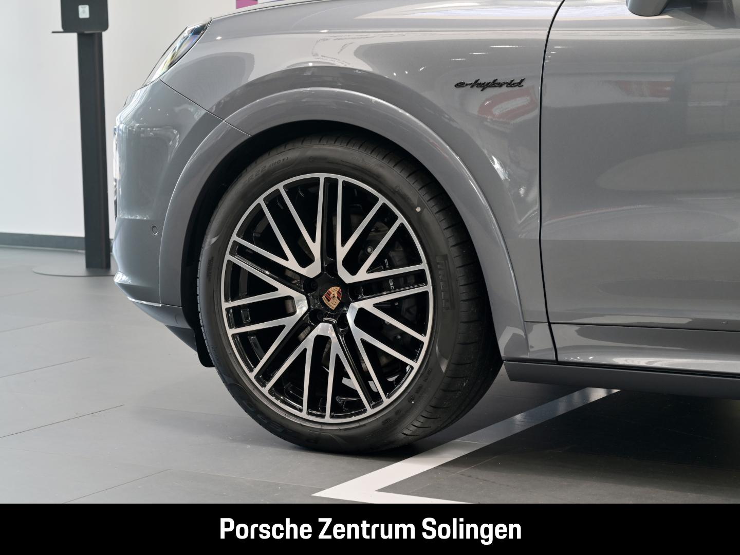 Porsche Cayenne E-Hybrid Coupe Black Edition 22'' AHK He