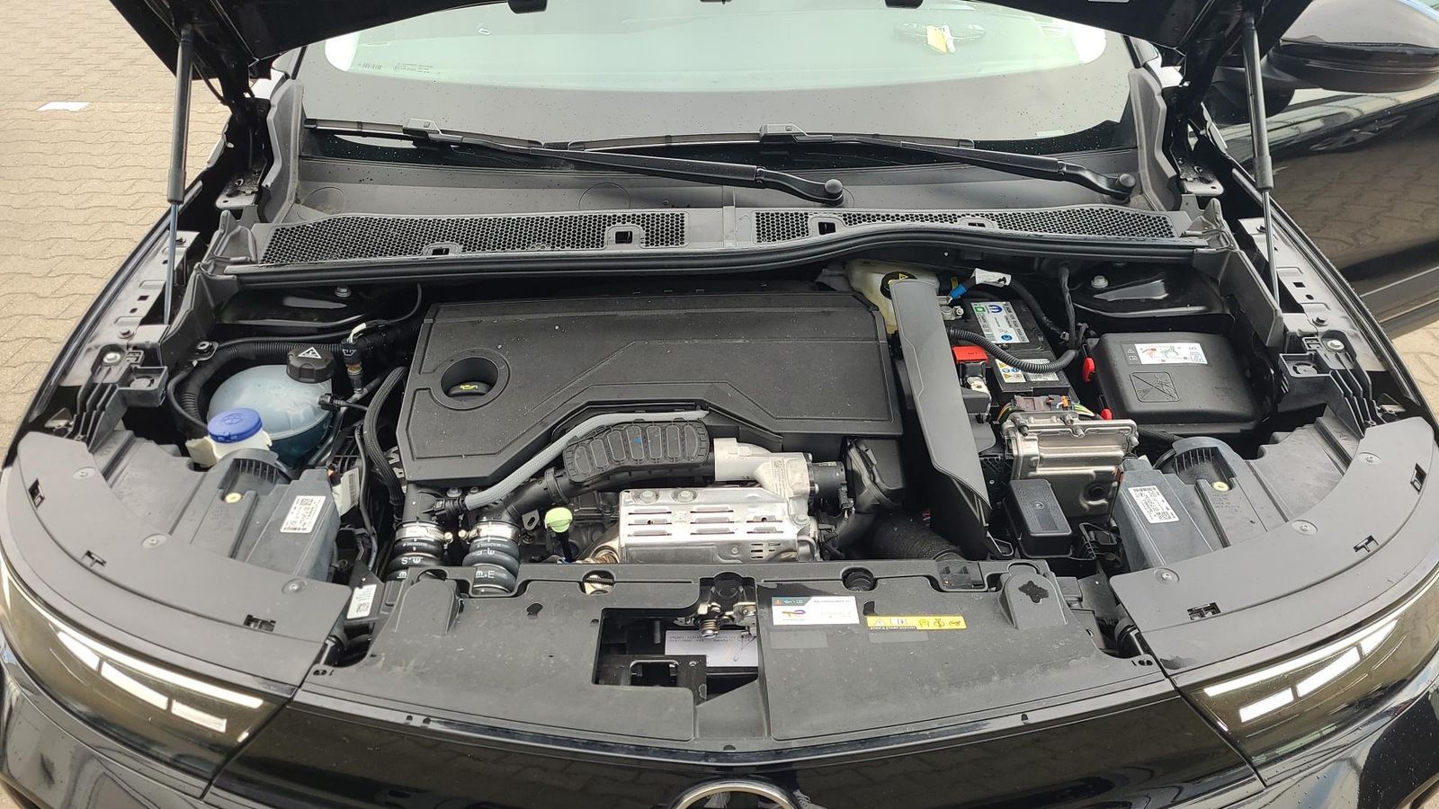 Fahrzeugabbildung Opel Mokka B Elegance 136 PS AT