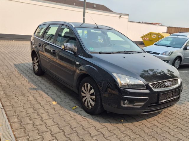 FORD Focus Turnier Titanium - Bild 4