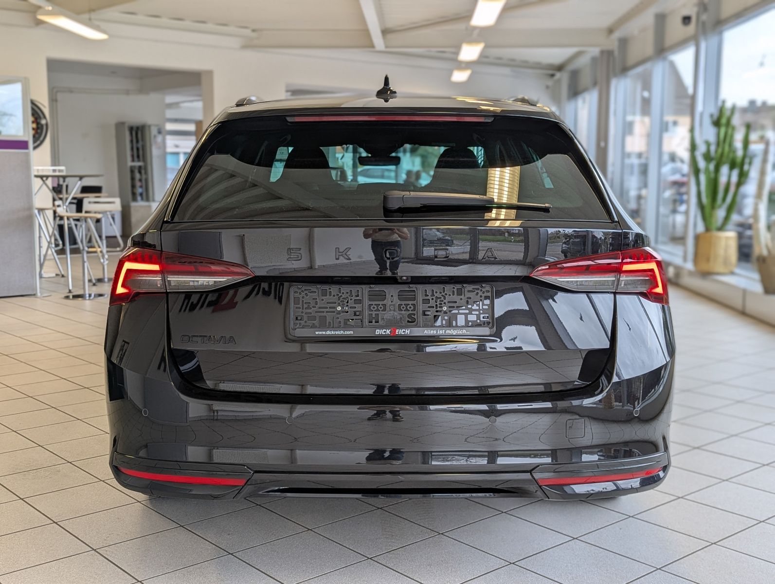 SKODA Octavia 2.0 TDI Sportline Matix Canton AHK 5J-Ga - Image 6