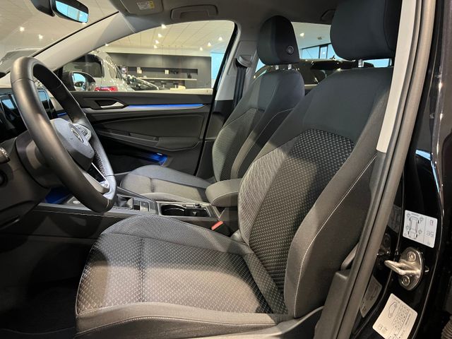 Volkswagen Golf 1.5 TSI Active | LED | Navi | App | DAB Volkswagen Golf 1.5 TSI Active | LED | Navi | App | DAB