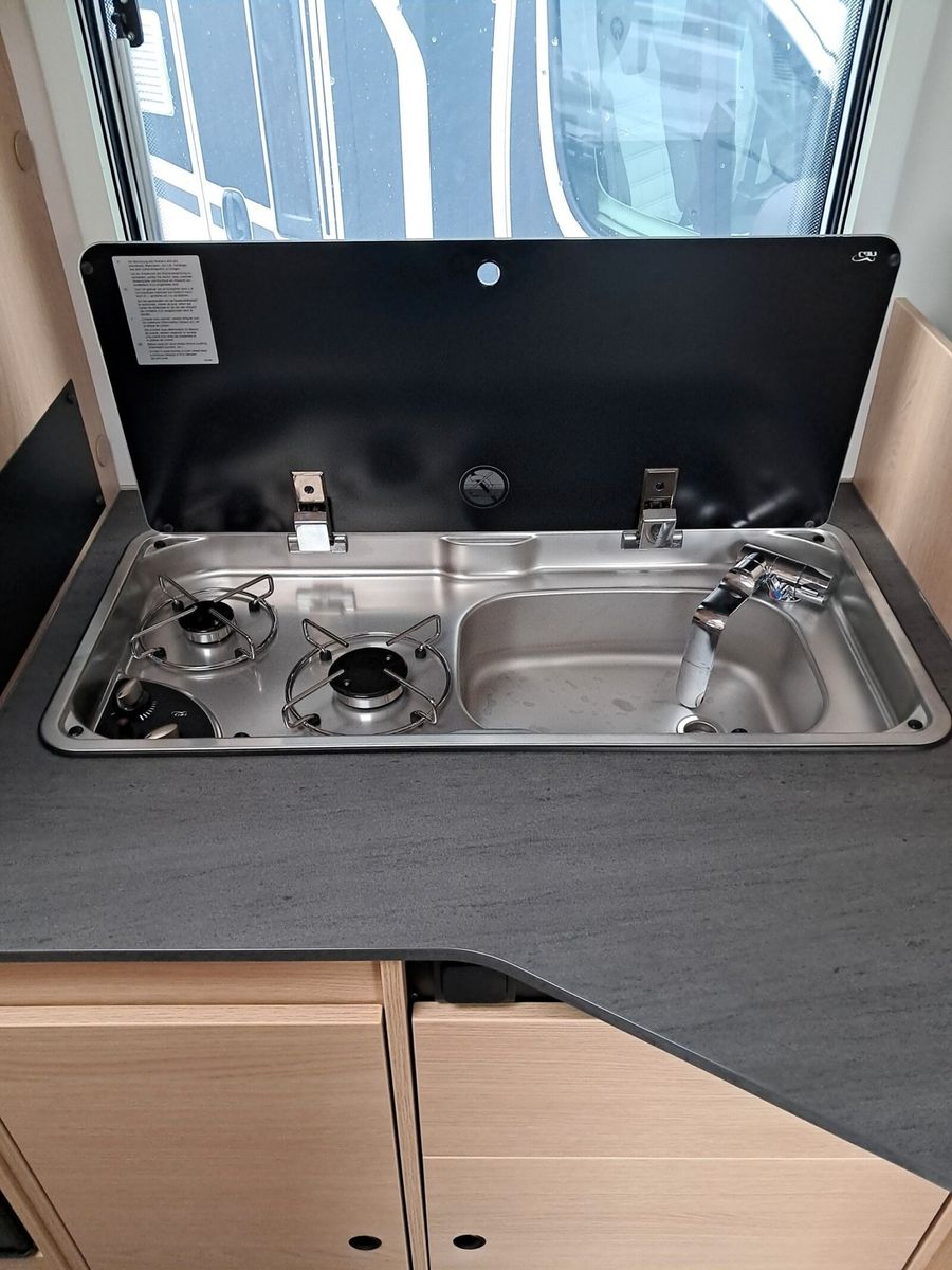 Fahrzeugabbildung Sunlight Sub TS 67 Premiere Deal, Markise, Fahrradträger