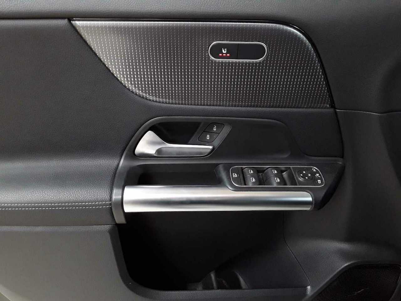 Mercedes-Benz GLA 250-Progressive BusiP PANO KAM StHz