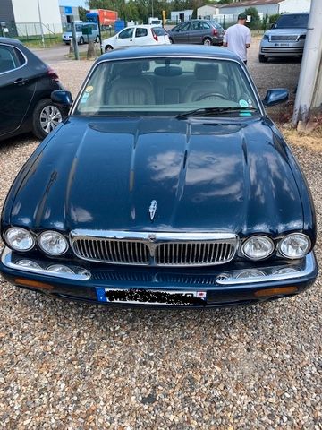 Jaguar XJ8 3.2