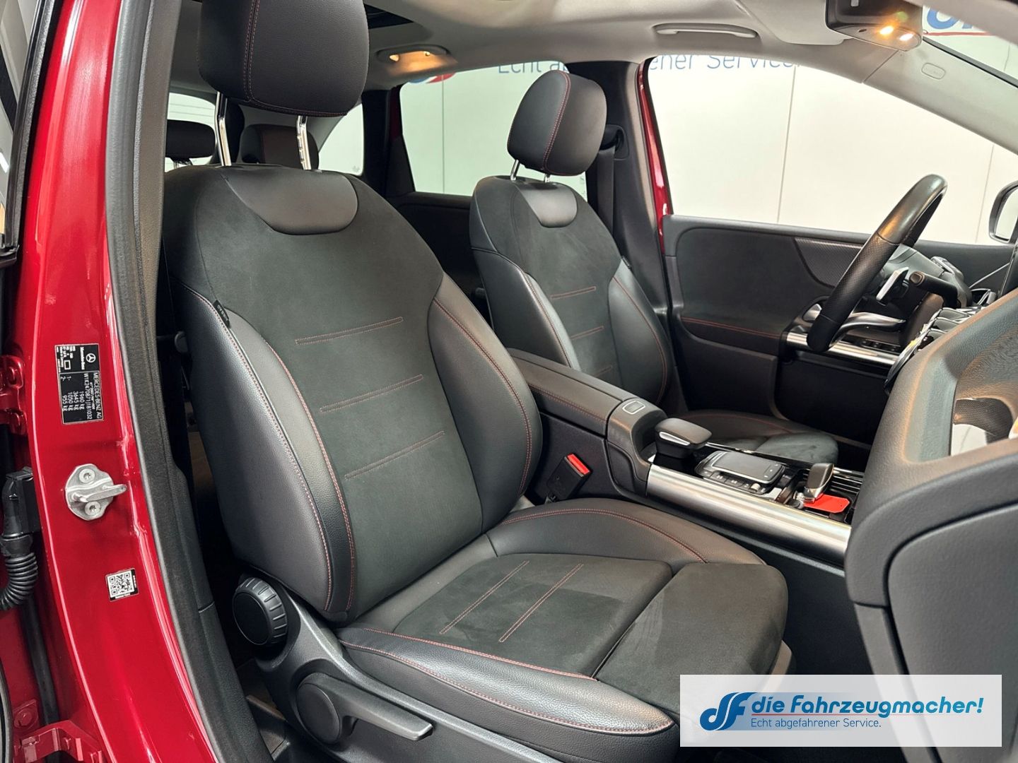 Fahrzeugabbildung Mercedes-Benz B 200 Sportpaket AHK-klappbar El. Panodach Navi