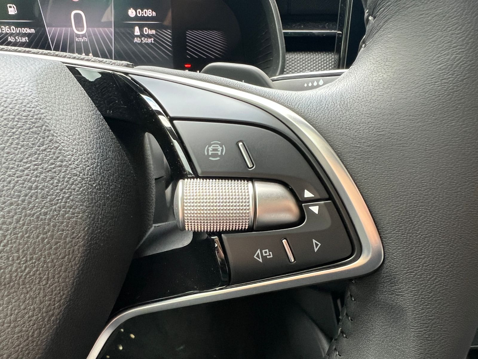Fahrzeugabbildung SKODA Kamiq Balance 1.0 TSI DSG *Black Style,AHK,Matri