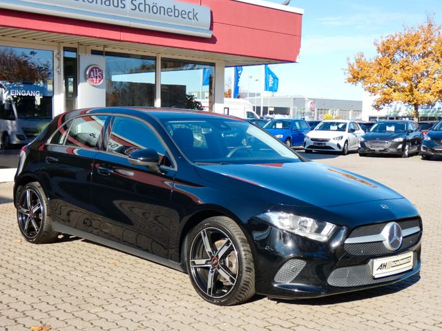 MERCEDES-BENZ A -Klasse A 180 d Navi SHZ ParklenkASS DCT
