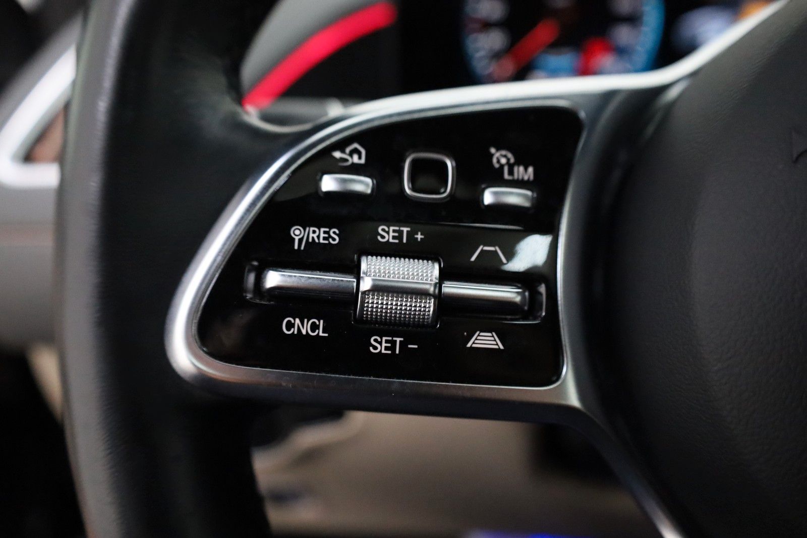 Fahrzeugabbildung Mercedes-Benz EQC 400 4M,Leder,HUD,360°Kam.,SD,ACC,Sitzlüftung