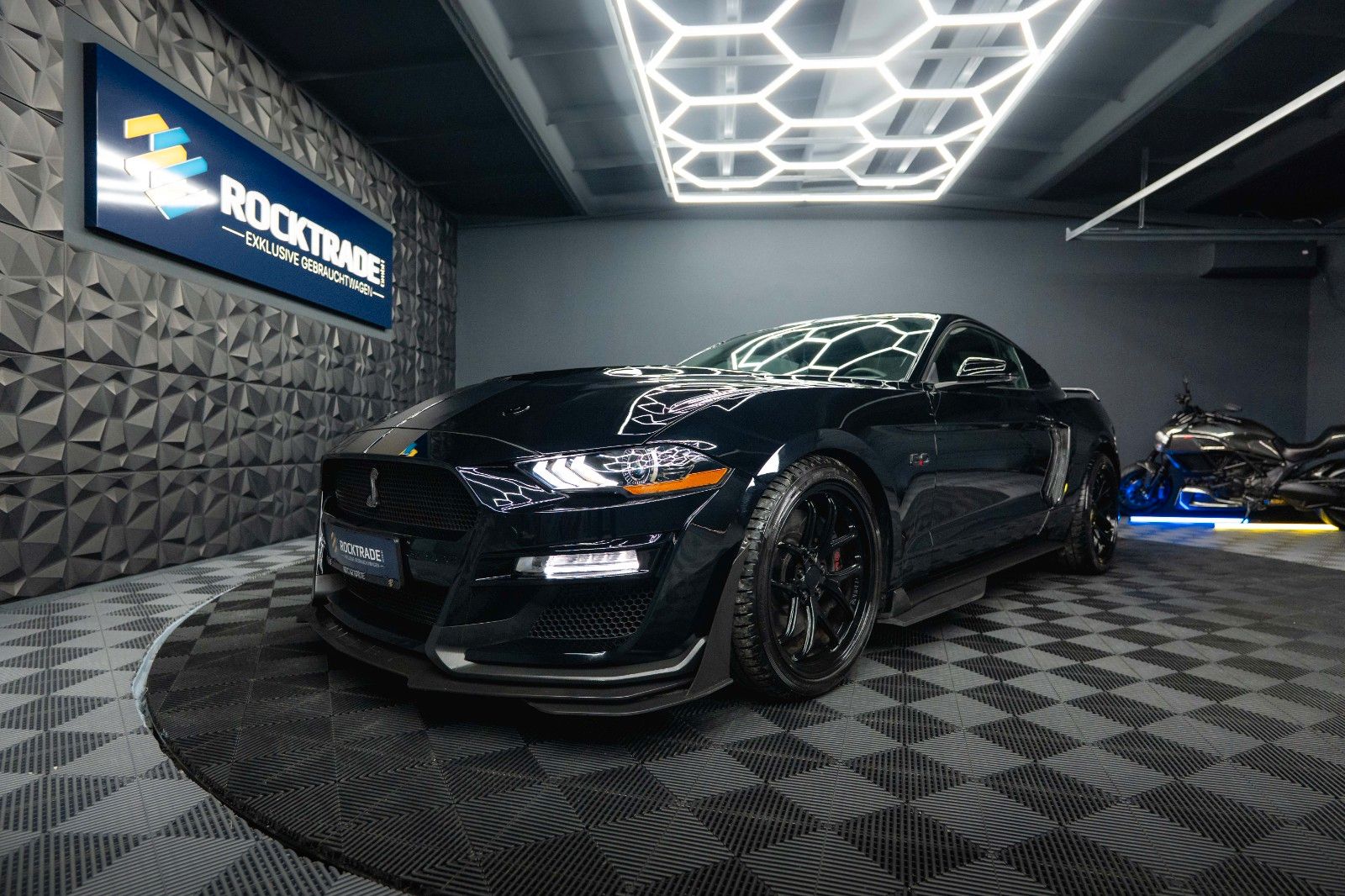 Fahrzeugabbildung Ford Mustang Shelby GT 500 5.0 V8 Performance PREMIUM