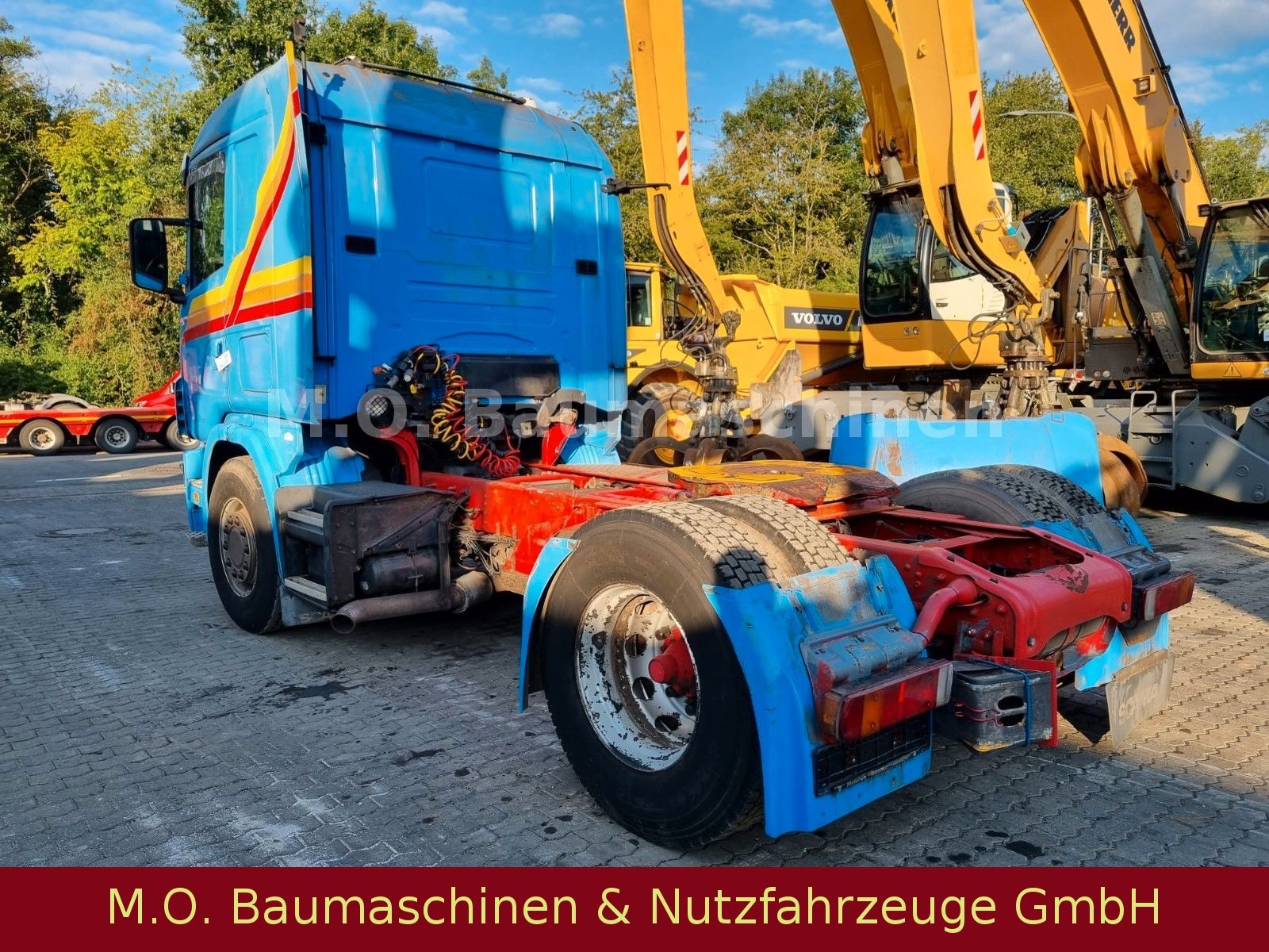 Fahrzeugabbildung Scania 420 - 124 L / Euro 3 / EPS /