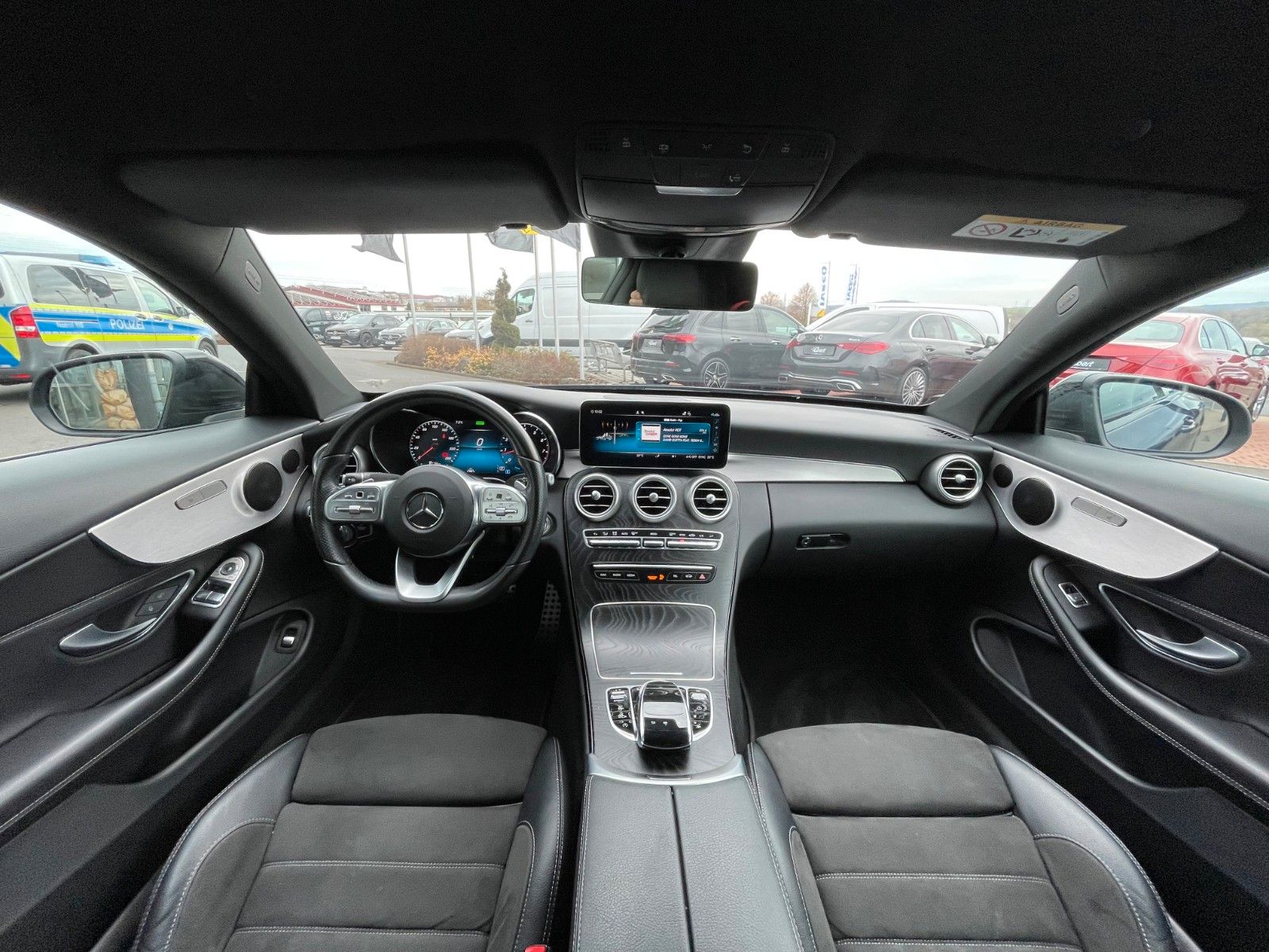 Fahrzeugabbildung Mercedes-Benz C 200 AMG Night+ToTW+R-Kamera+Carpaly+DAB+19"