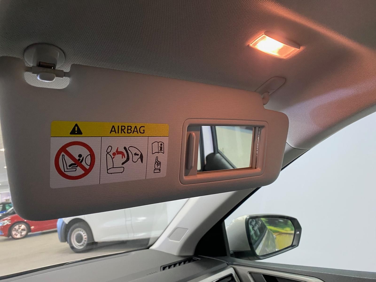 Fahrzeugabbildung Volkswagen Polo 1.0 TSI Comfortline PDC+SITZHEIZ+ALLWETTER+