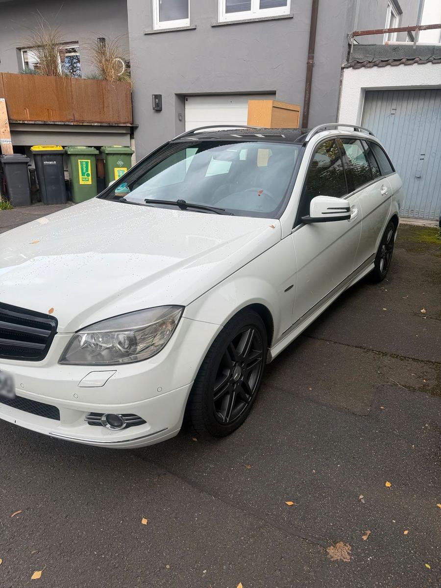 Mercedes-Benz C320 2008 — rear view