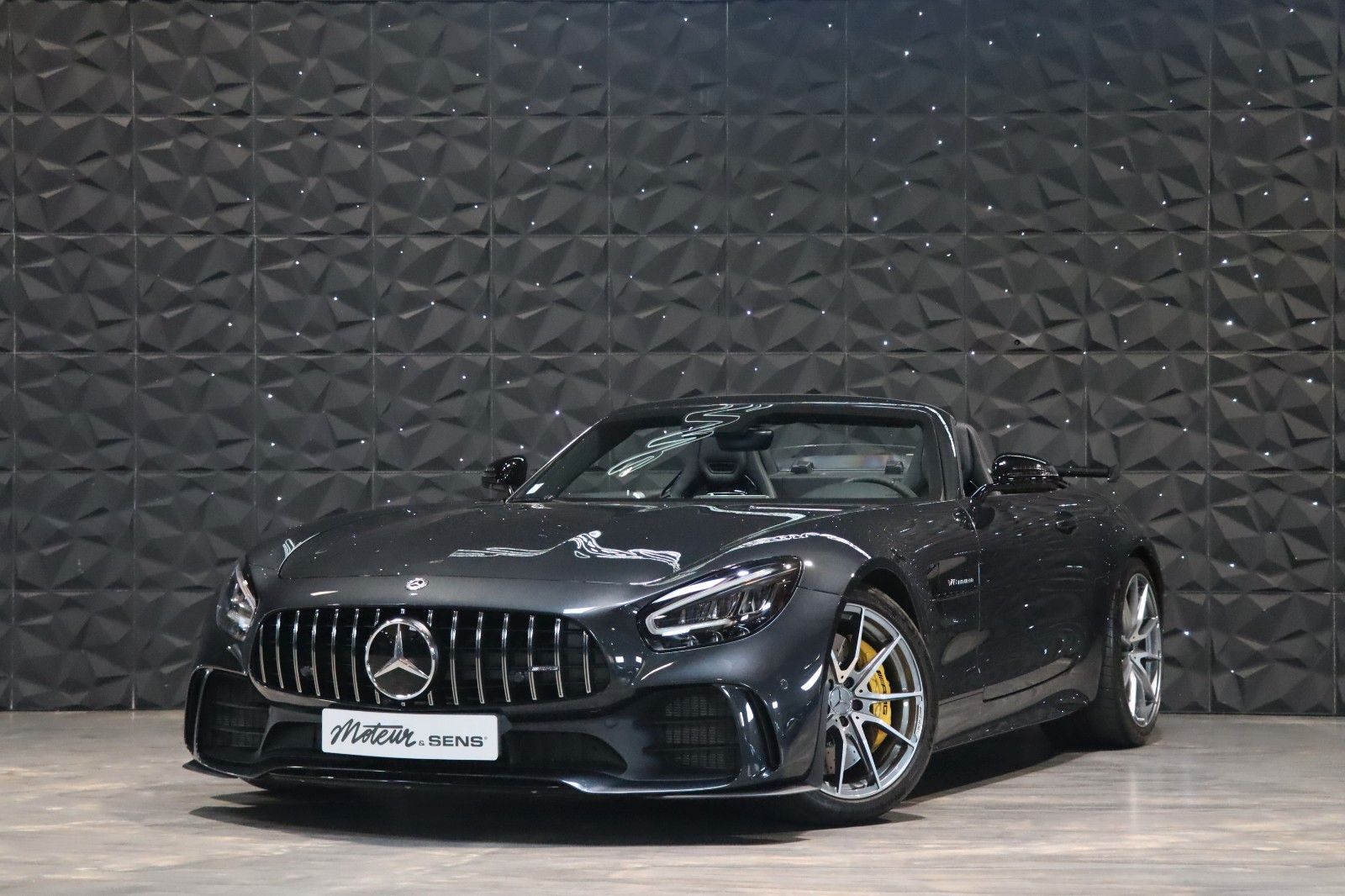 MERCEDES-BENZ AMG GT-R 4.0 V8 Roadster - Burmester - Carbon
