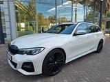 BMW 318i Touring M ,AHK, Panoramadach, 19 Zoll - BMW 318 von privat