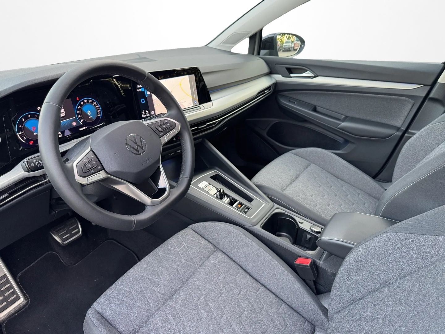 Golf VIII 1.5 eTSI DSG "MOVE" *PLUS*LED*NAVI*