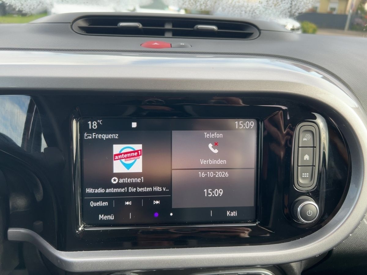 Fahrzeugabbildung Renault Twingo ZEN SCe 65 - mit KI generiert/bearbeitet