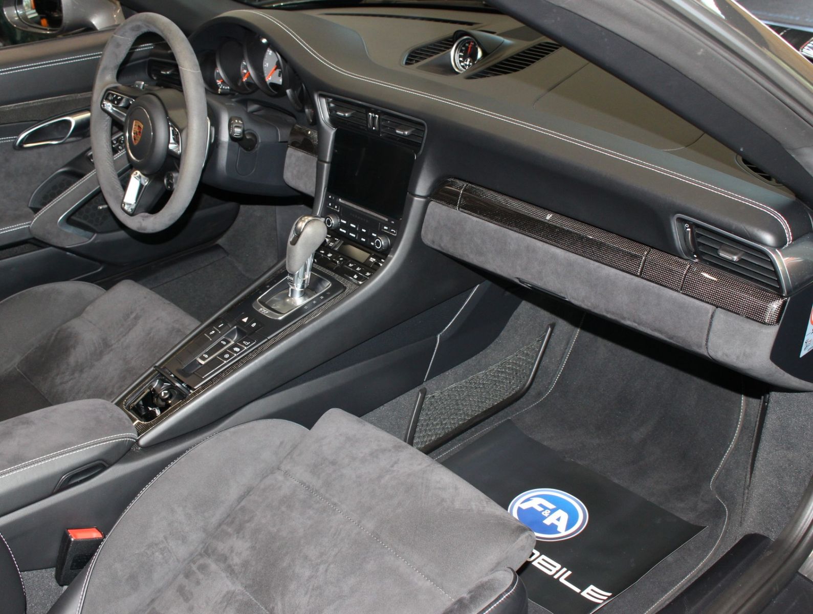 Fahrzeugabbildung Porsche Targa 4 GTS Sport Chrono*Carbon*2.Hand*MWST