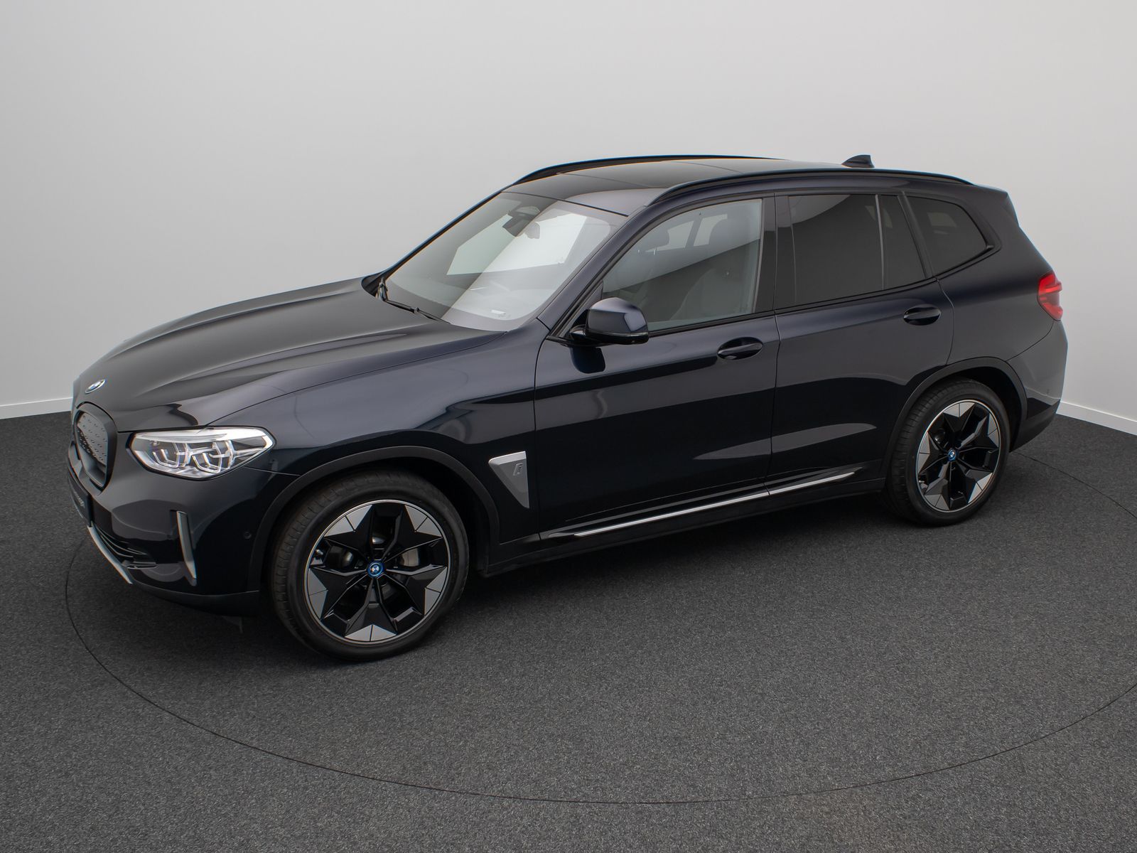 Fahrzeugabbildung BMW iX3 IMPRESSIVE HUD 360°DAB H/K 20Zoll Sport Alar