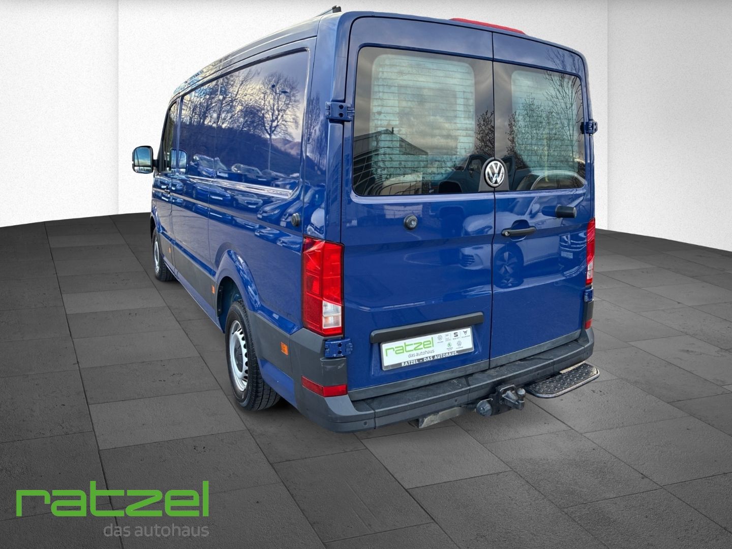 Fahrzeugabbildung Volkswagen Crafter Kasten 35 2.0 TDI L2H1 ML Navi AHK Stand