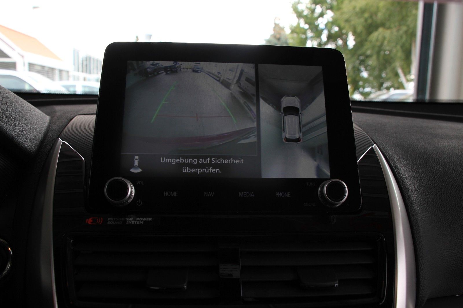 Fahrzeugabbildung Mitsubishi Eclipse Cross Select PHEV 4WD
