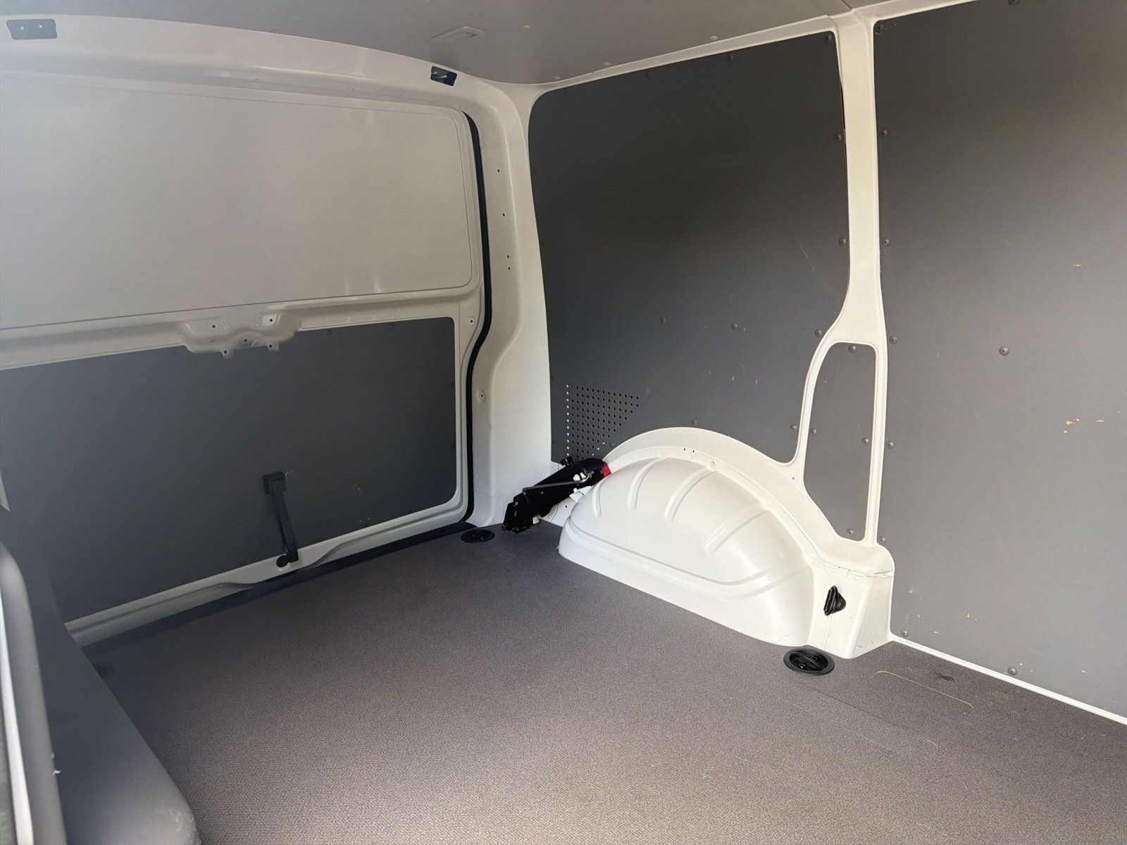 T6.1 Transporter Kasten TDi Klima LED AZV