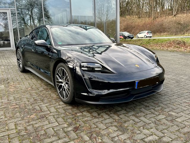 Porsche Taycan*Perfo.Batterie*Luftfed*Glasdach*Wärmepump