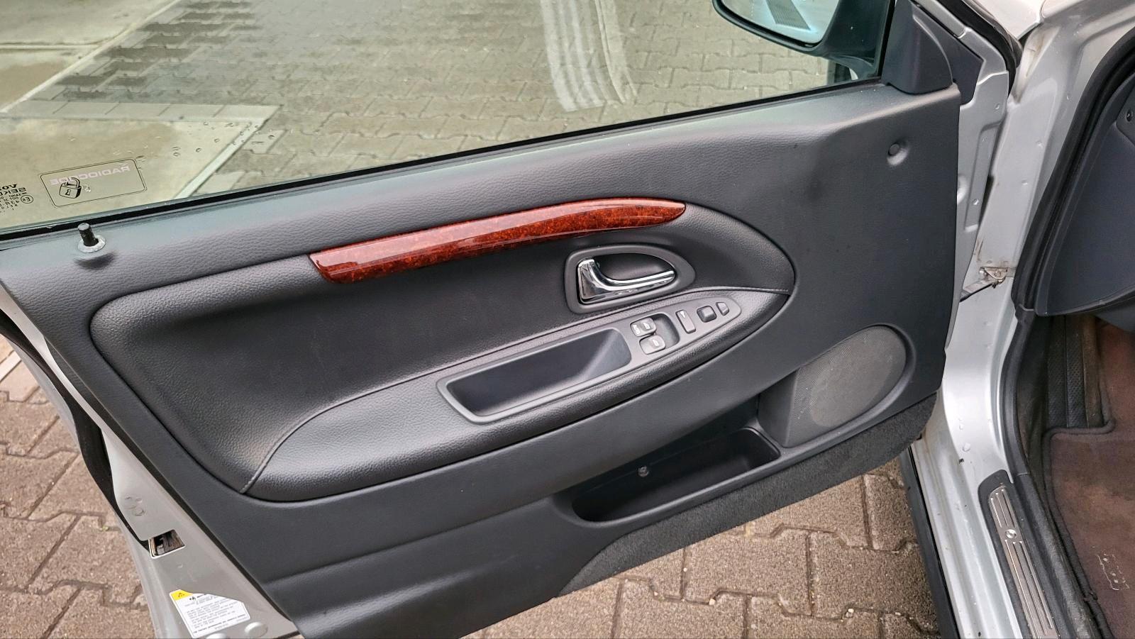 Volvo V40 2004 — photo 6