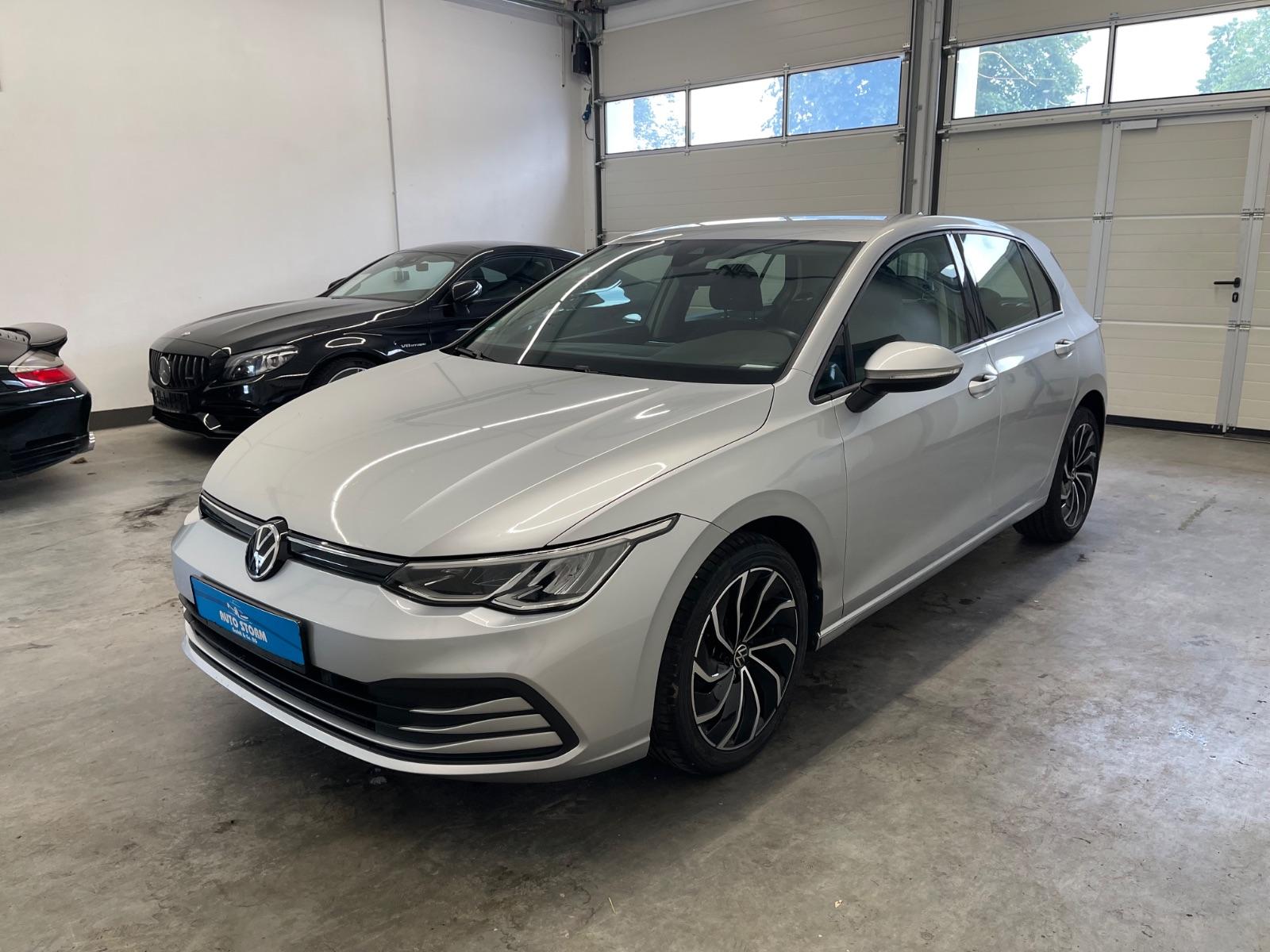Volkswagen Golf VIII 1.5 TSI Life *ACC*LED*NAVI*SHZ*AHK +LM
