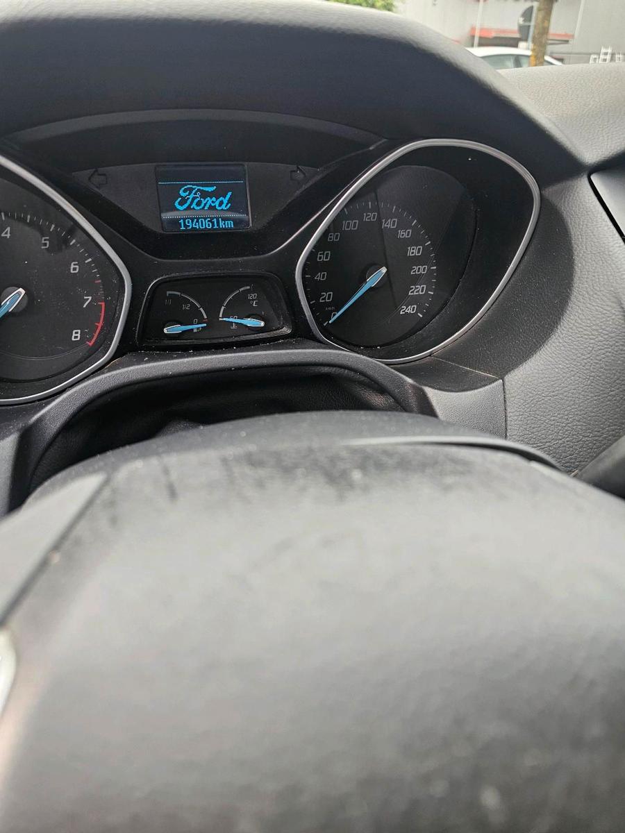Ford Focus 2012 — photo 9